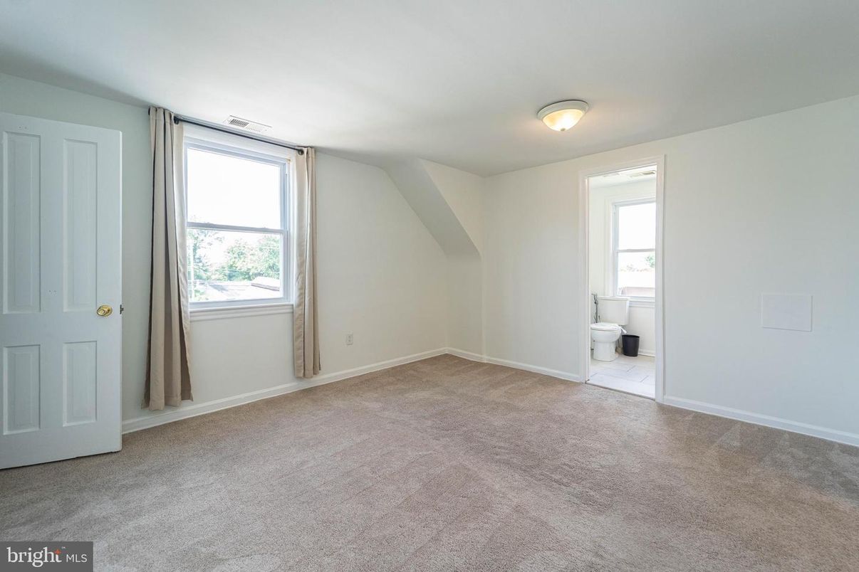 Bathroom, Empty room, Interior