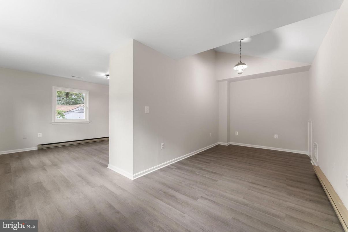 Empty room, Interior, Pendant Lights, Wood Texture Flooring