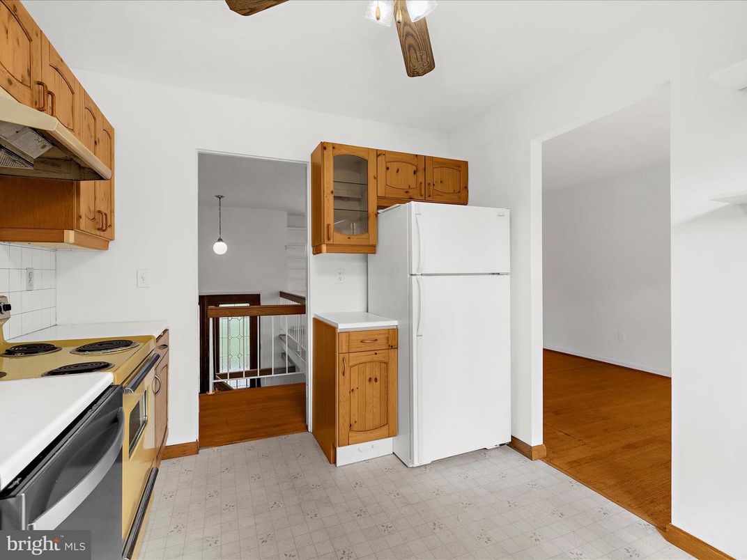 Interior, Kitchen, Pendant Lights, Wood Texture Flooring