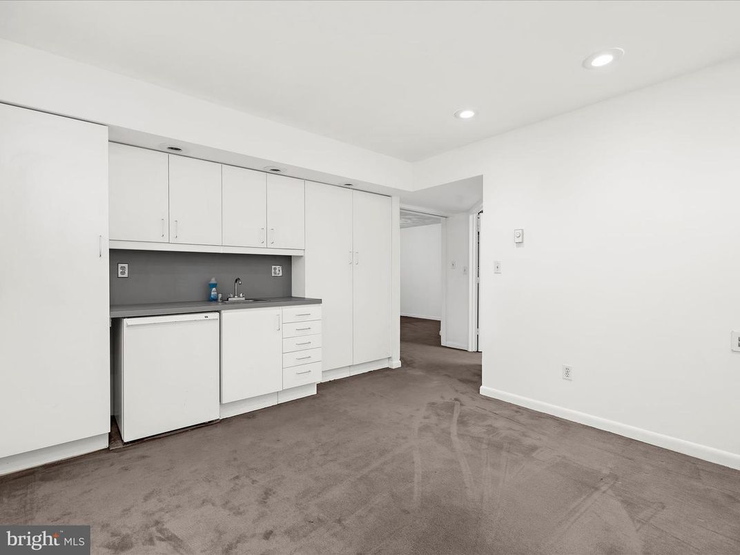 Empty room, Interior, Kitchen, Recessed Lighting