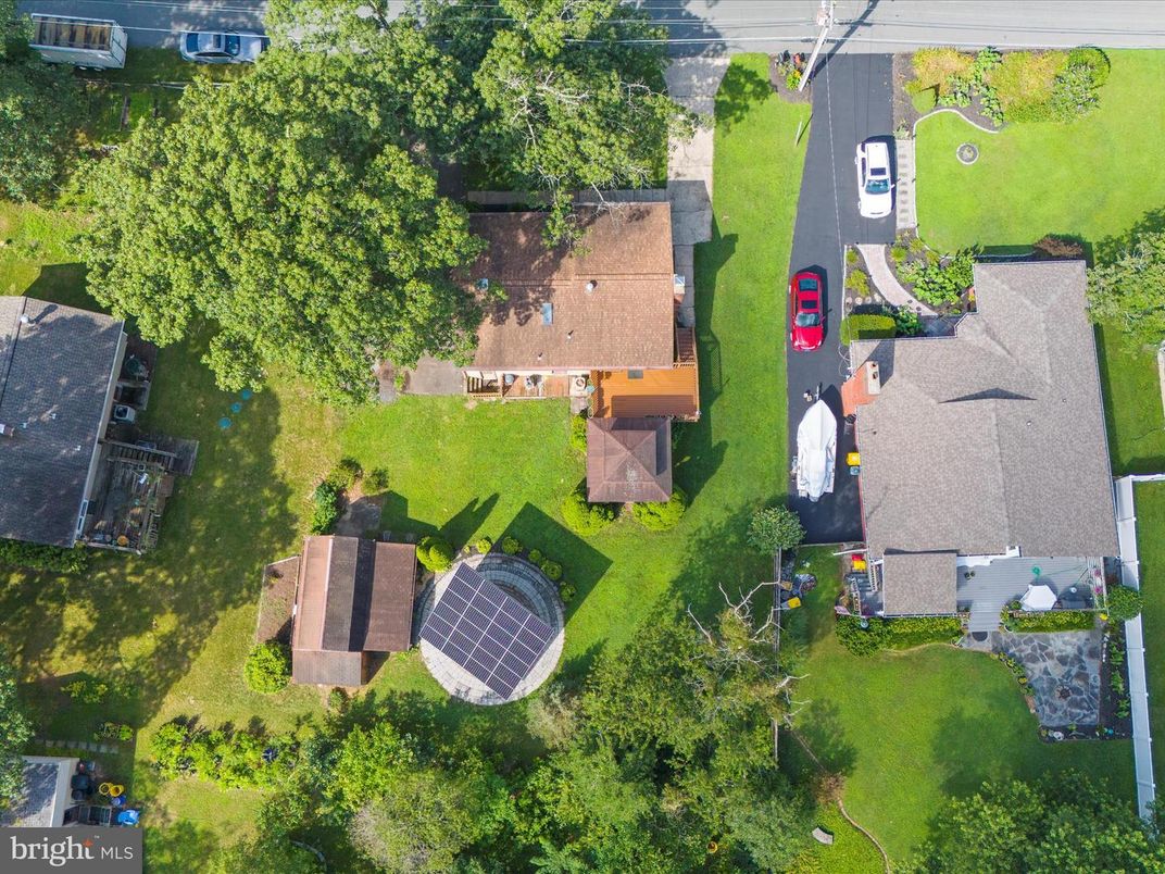 Exterior, Drone