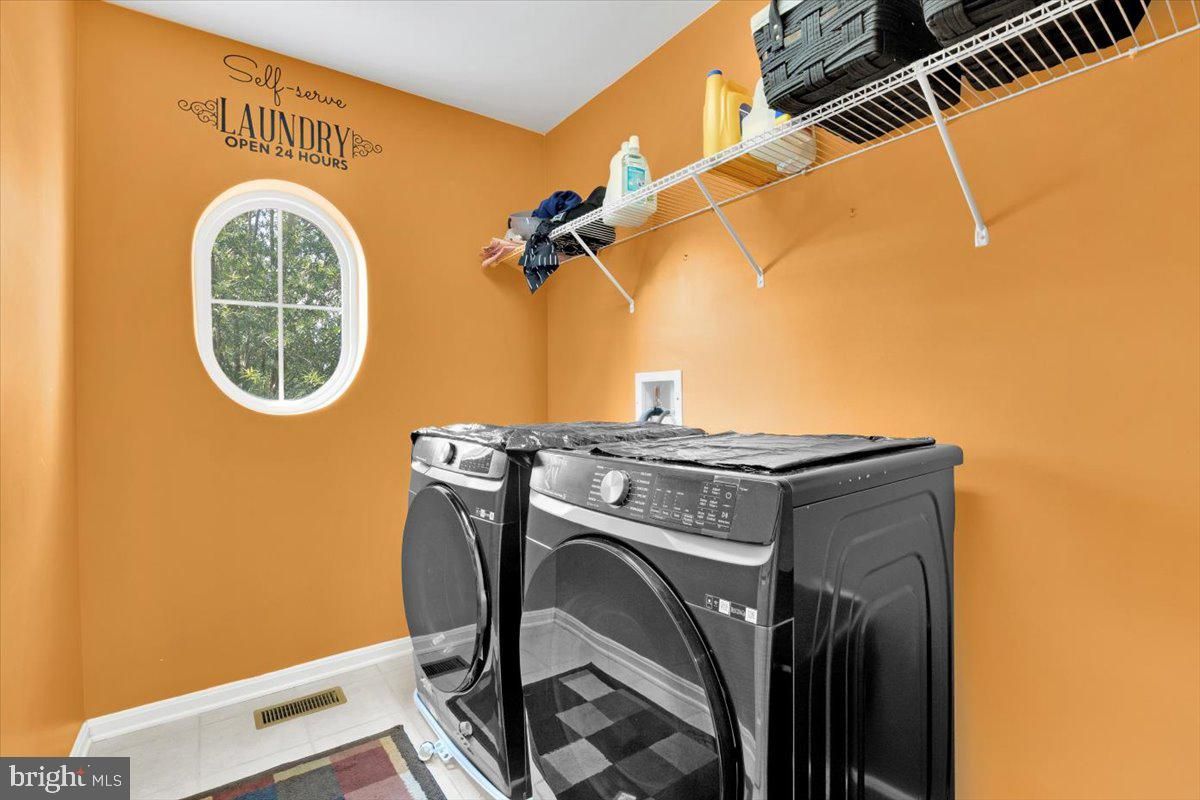 Interior, Washer