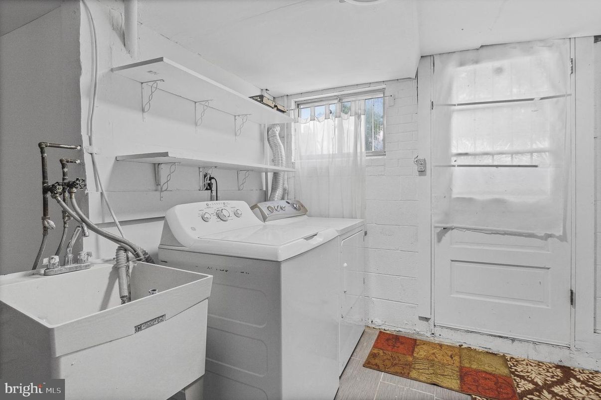 Interior, Washer