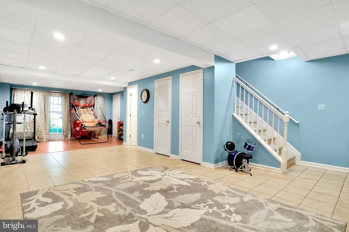 Fitness Equipment, Interior, Recessed Lighting