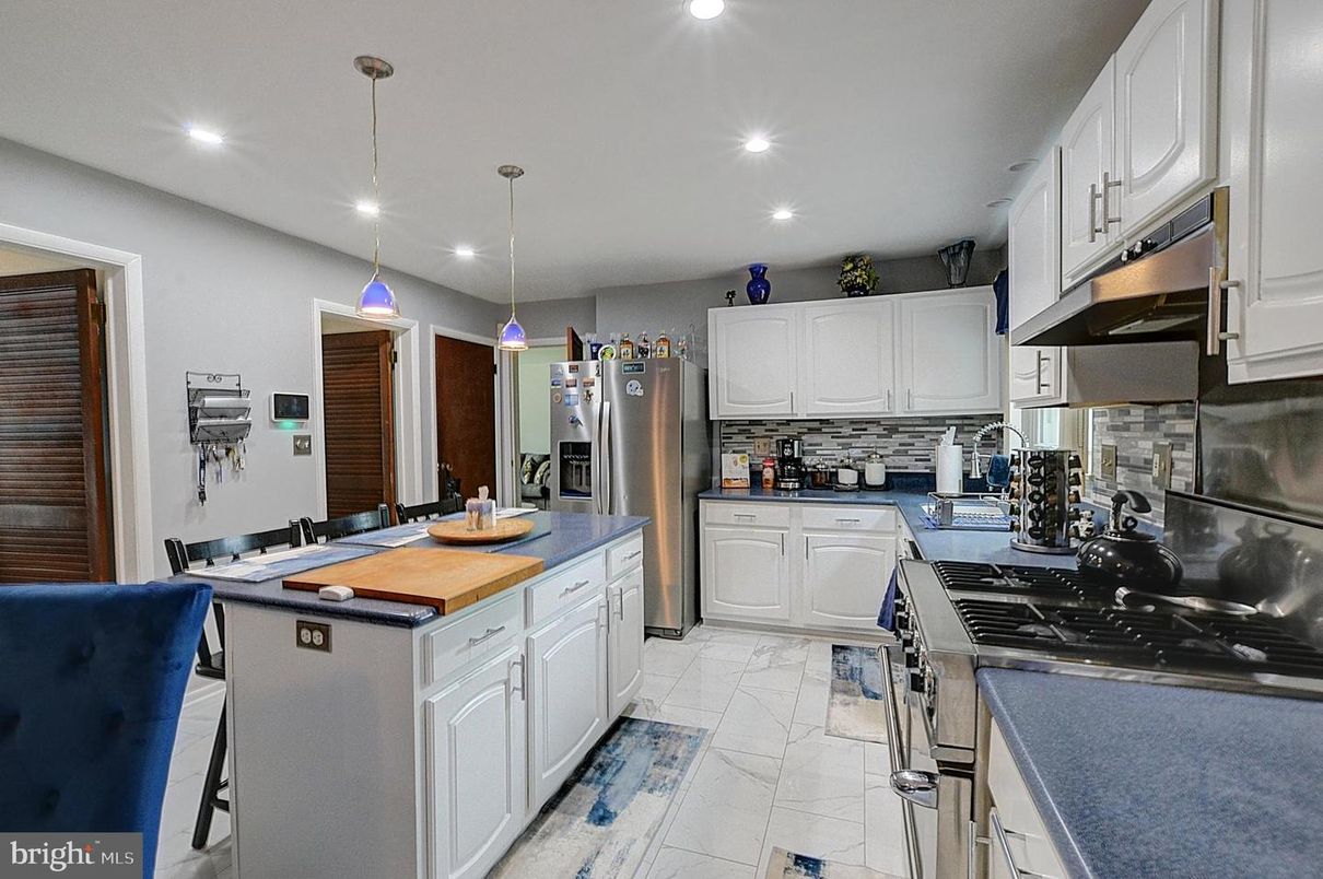 Interior, Kitchen, Marble, Pendant Lights, Recessed Lighting
