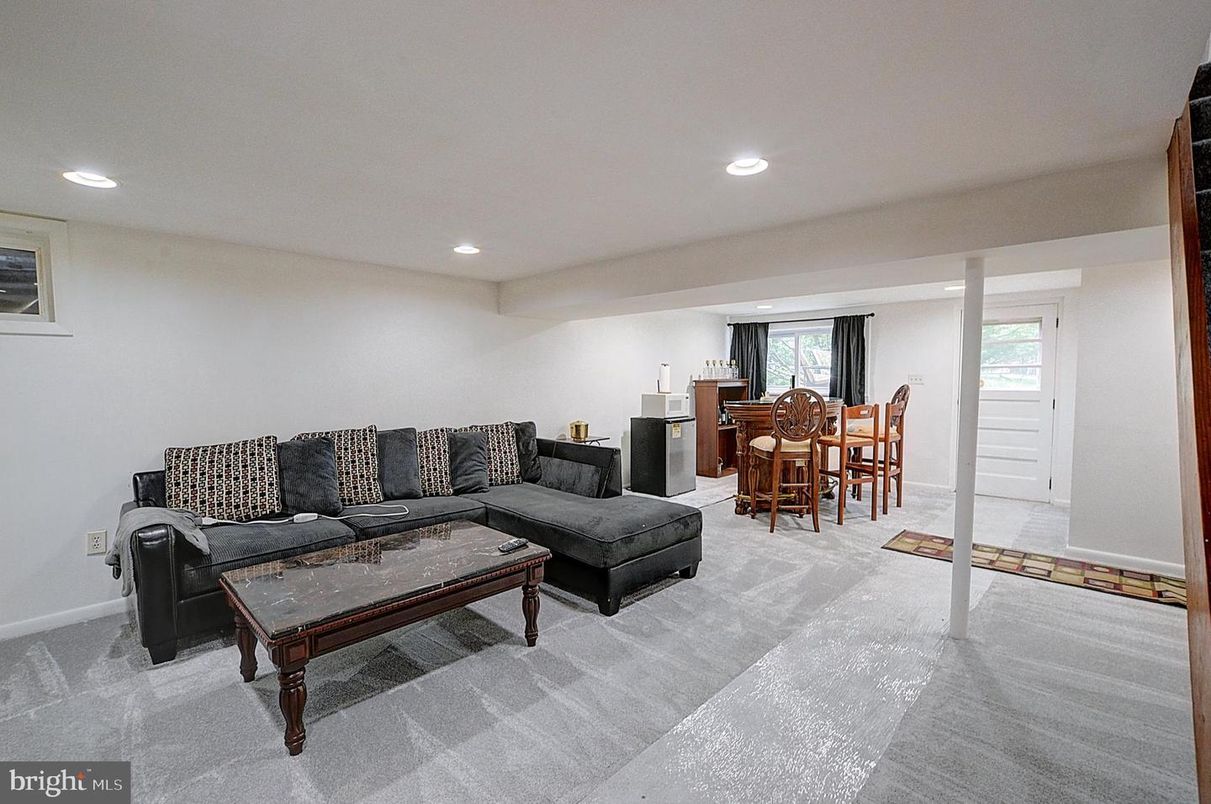 Dining room, Interior, Living room, Recessed Lighting