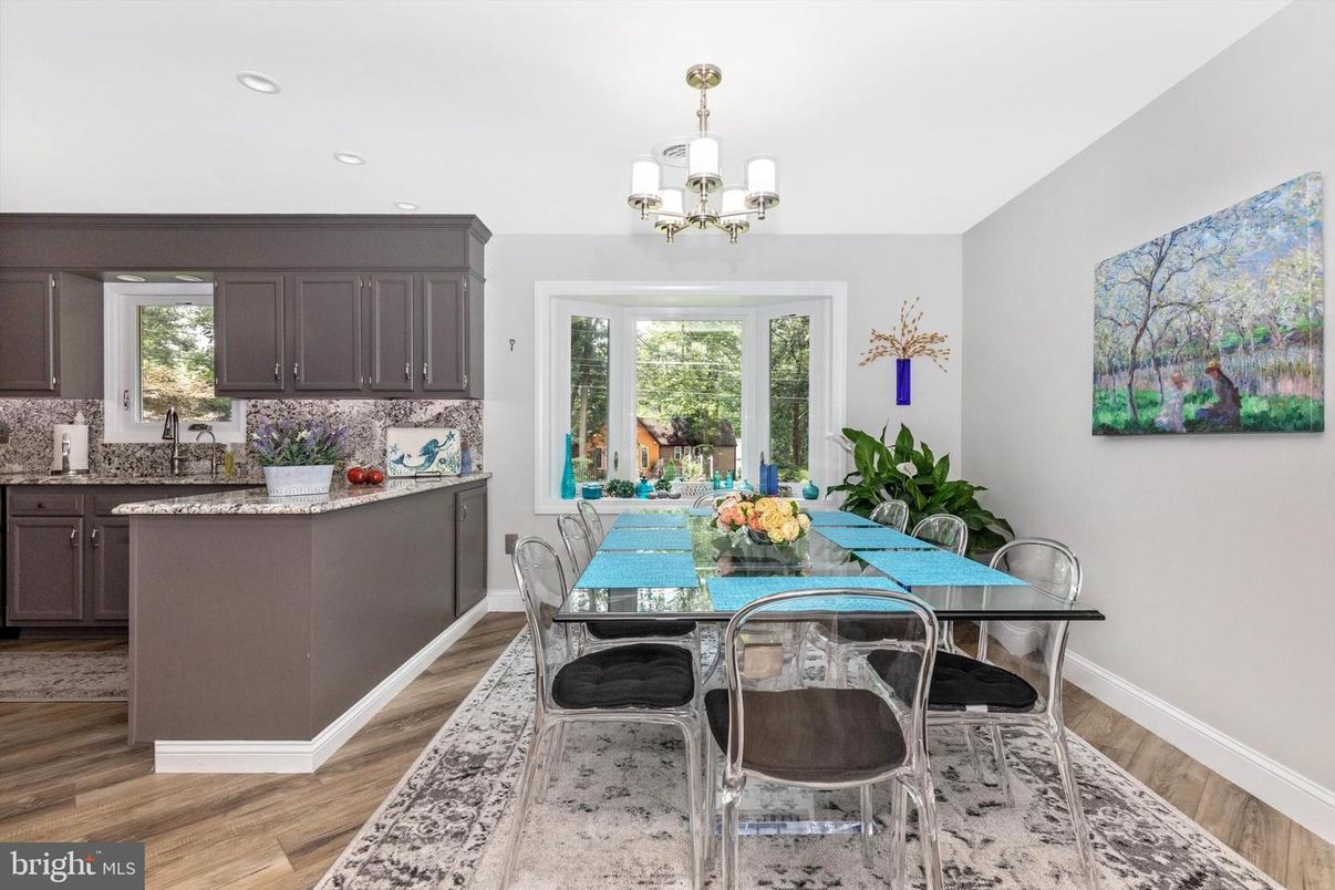 Chandelier, Dining room, Interior, Kitchen, Recessed Lighting, Wood Texture Flooring
