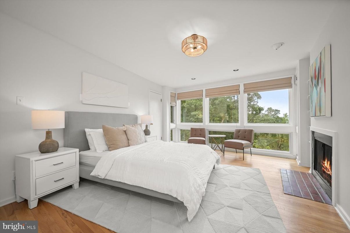 Bedroom, Fireplace, Interior, Recessed Lighting, Wood Texture Flooring