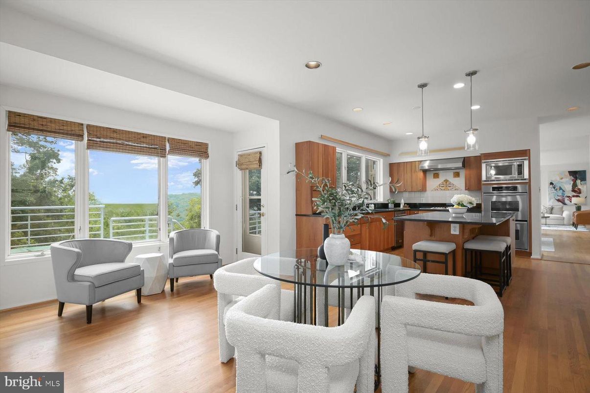 Dining room, Interior, Kitchen, Pendant Lights, Recessed Lighting, Stainless Steel Appliances, Wood Texture Flooring