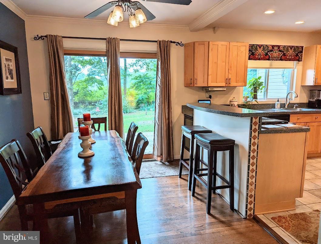 Dining room, Interior, Kitchen, Recessed Lighting, Wood Texture Flooring