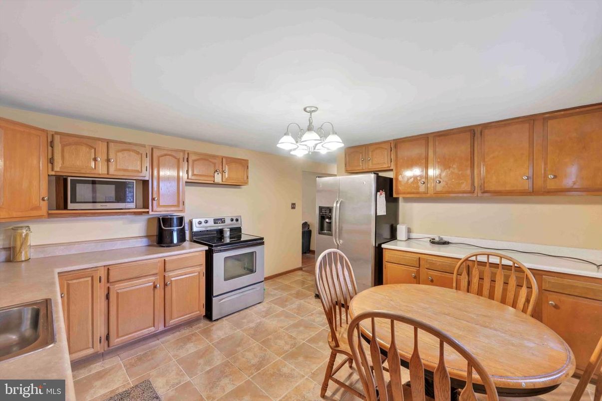 Dining room, Interior, Kitchen, Stainless Steel Appliances