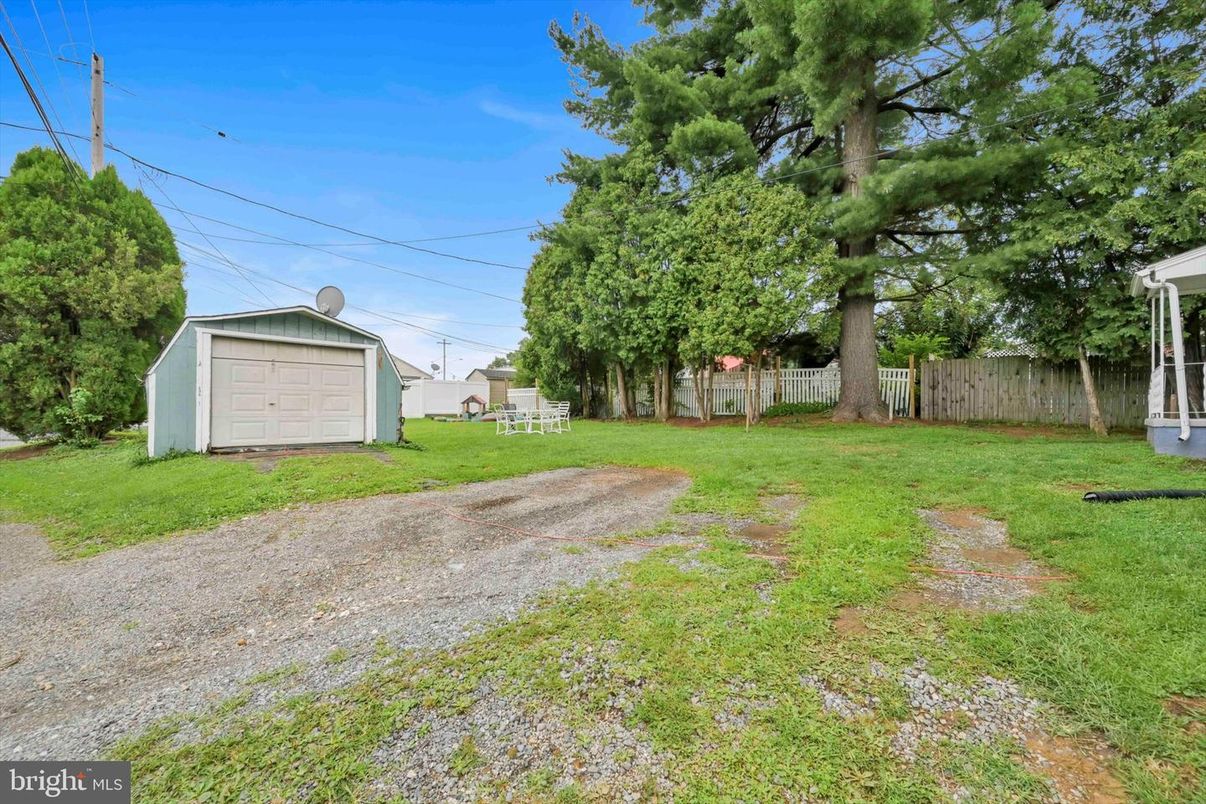 Backyard, Detached Garage, Exterior