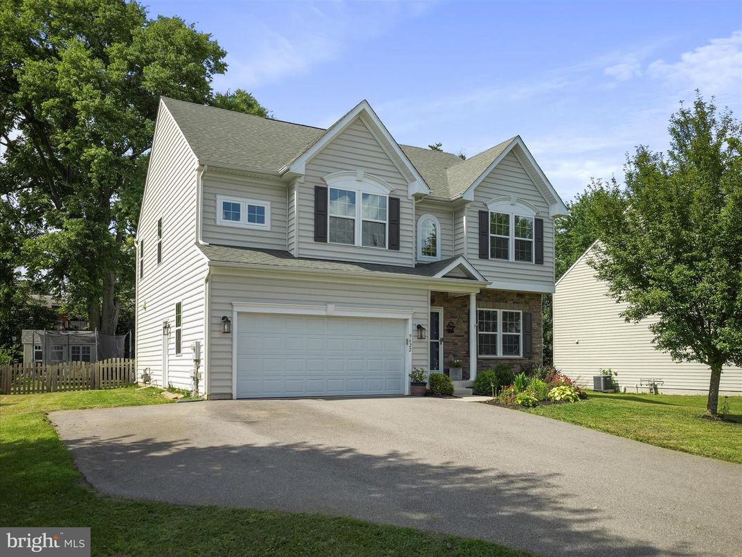 Attached, Exterior, Facade, Brick Facade, Farmhouse