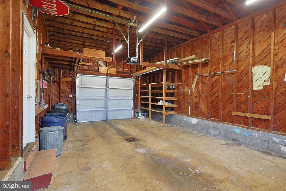 Garage, Interior, Wooden Beams, Wooden Walls