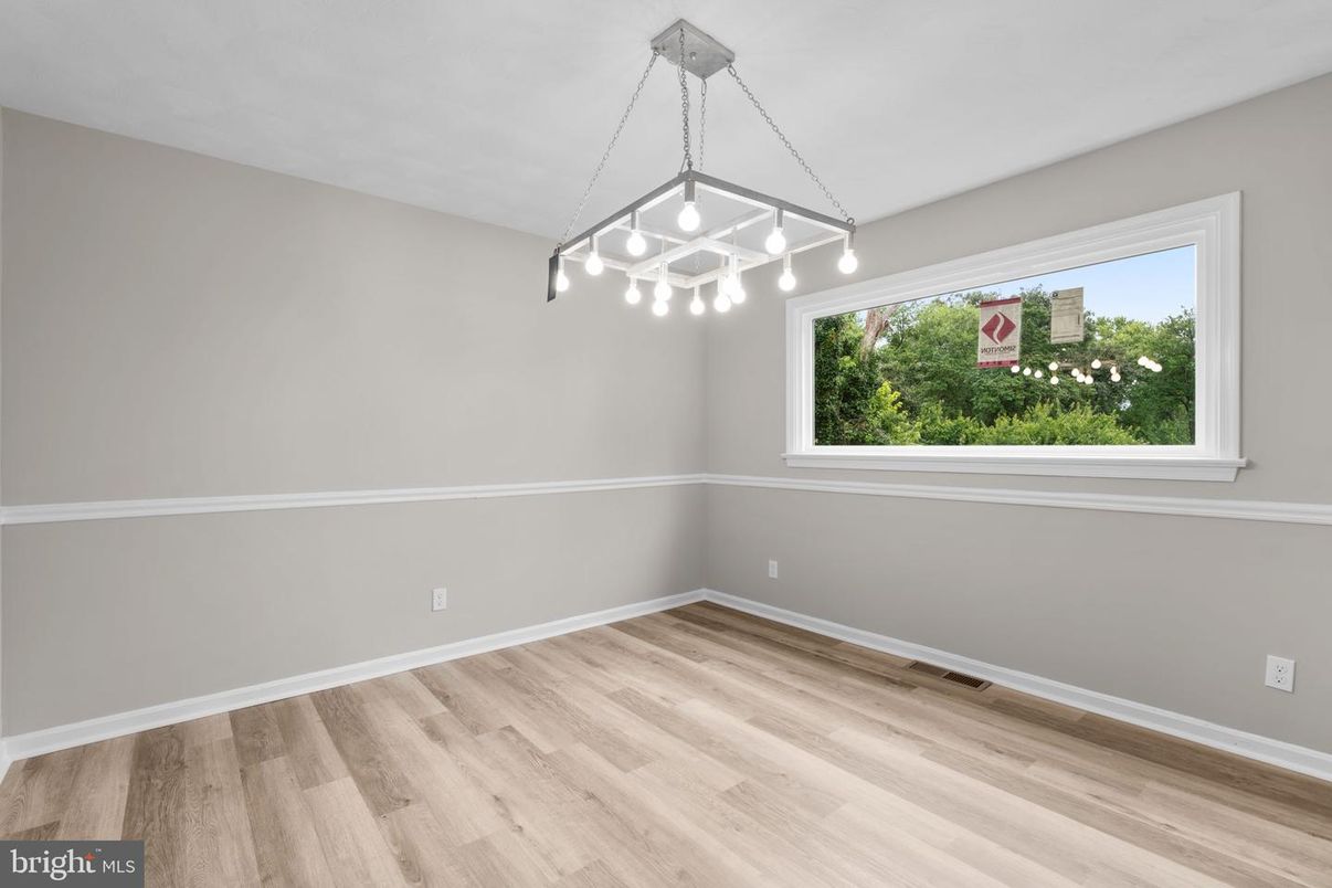 Empty room, Interior, Pendant Lights, Wood Texture Flooring