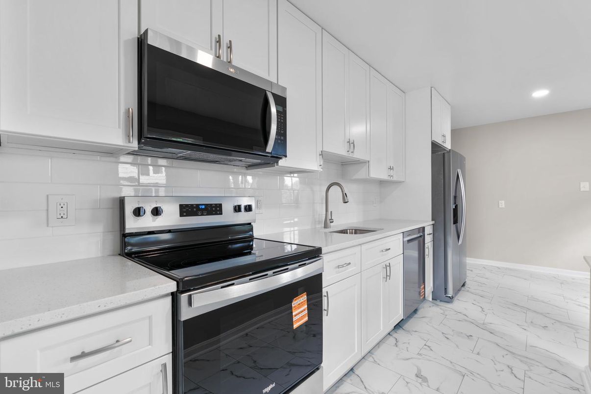 Interior, Kitchen, Marble, Recessed Lighting, Stainless Steel Appliances