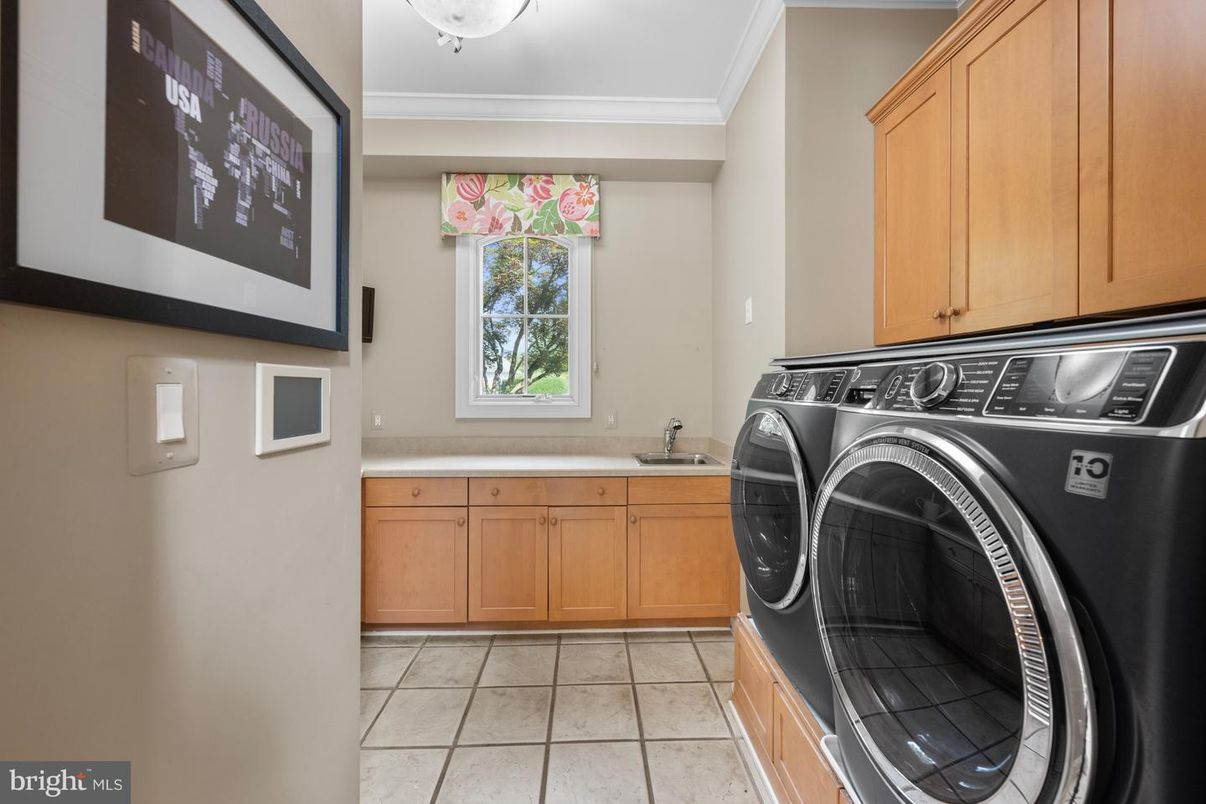 Interior, Washer