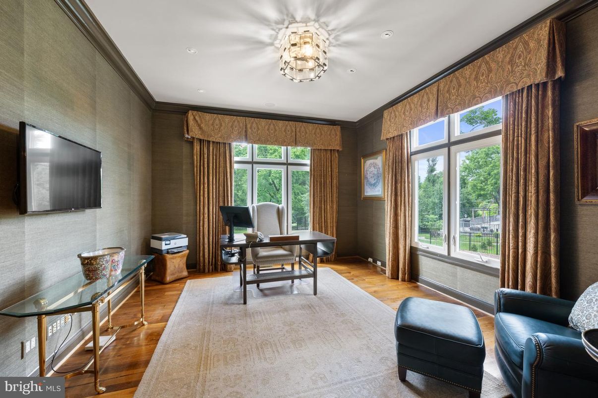 Home Office, Interior, Recessed Lighting, Wood Texture Flooring