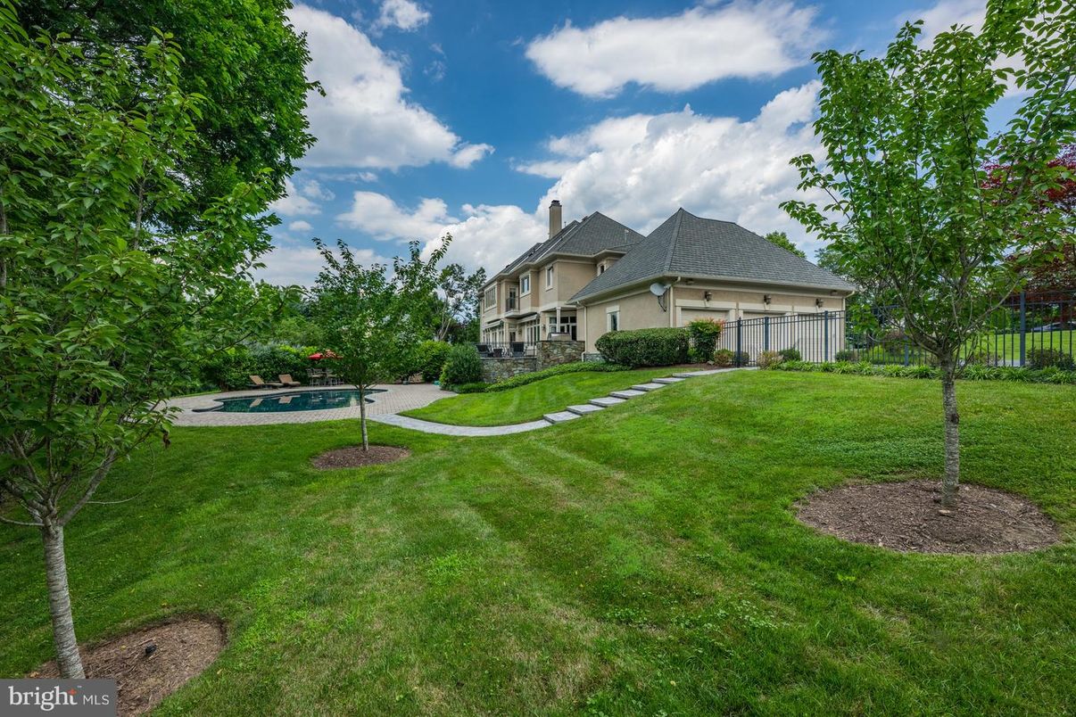Backyard, Exterior, Pool