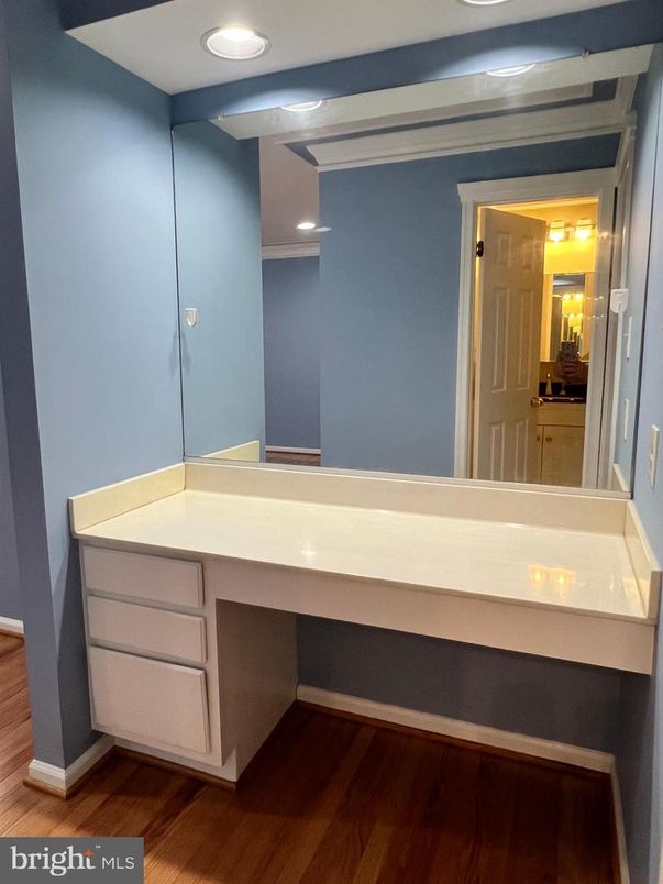 Bathroom, Interior, Recessed Lighting, Wood Texture Flooring