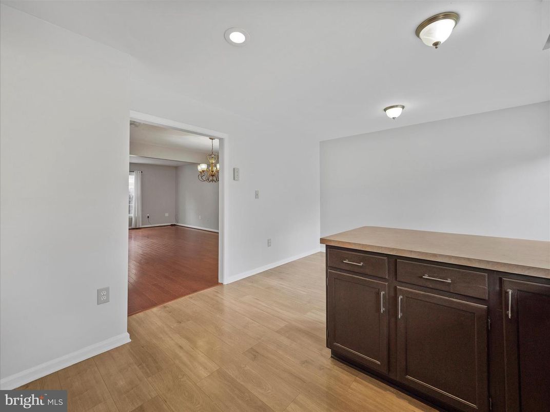 Chandelier, Empty room, Interior, Recessed Lighting, Wood Texture Flooring
