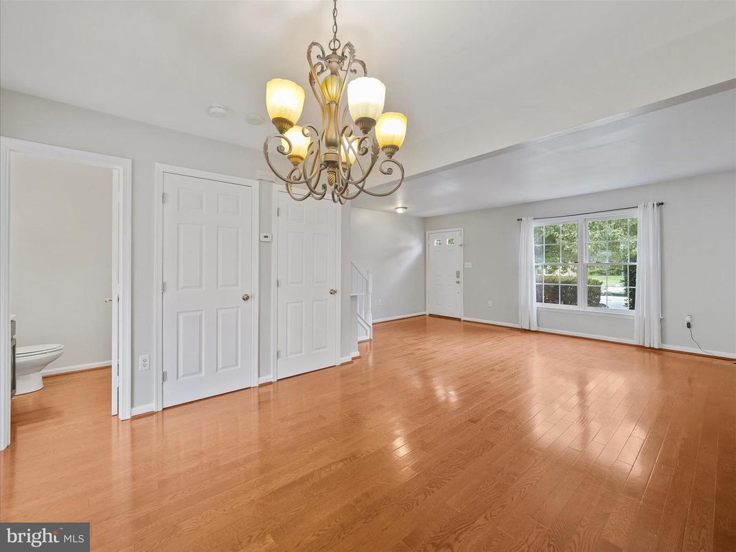 Chandelier, Empty room, Interior, Wood Texture Flooring