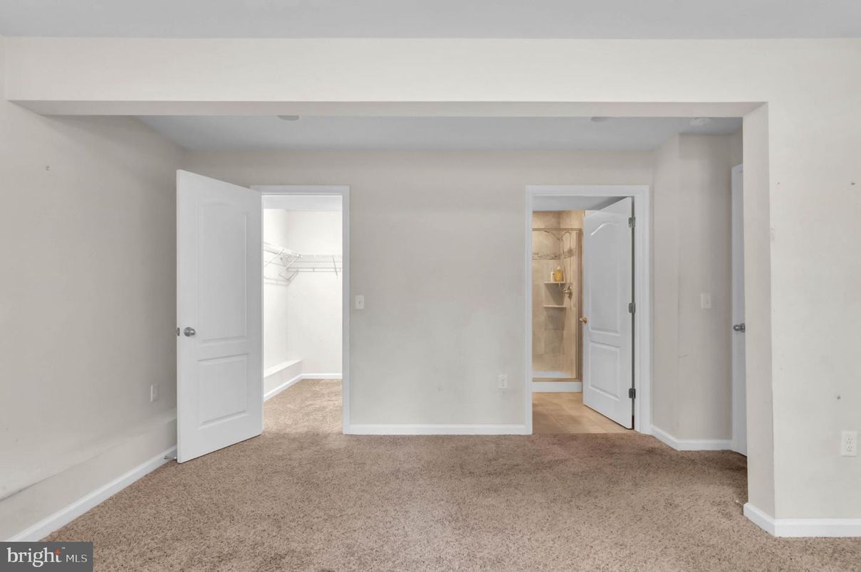 Empty room, Interior, Utility Closets
