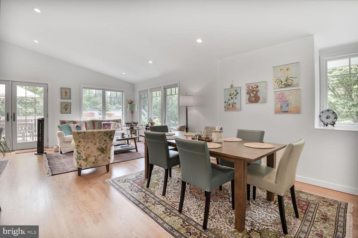 Dining room, Interior, Living room, Recessed Lighting, Wood Texture Flooring