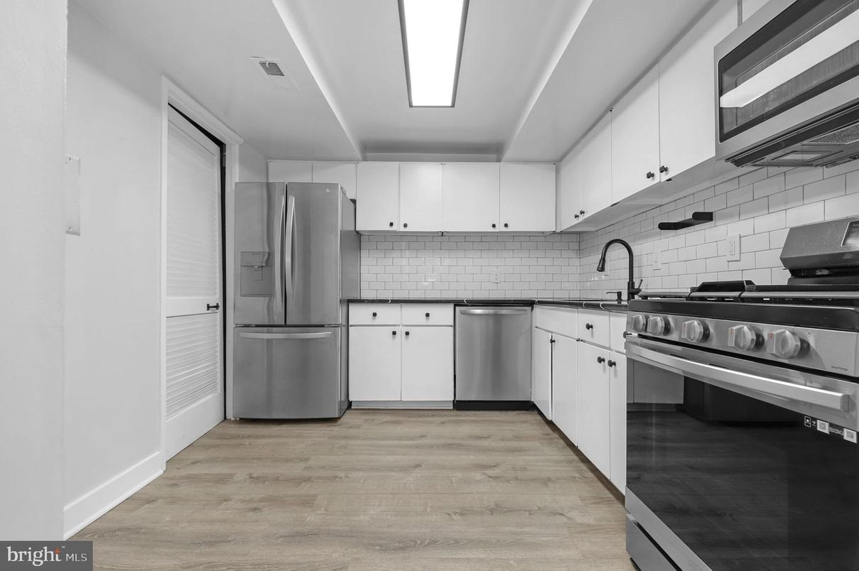 Interior, Kitchen, Stainless Steel Appliances, Wood Texture Flooring