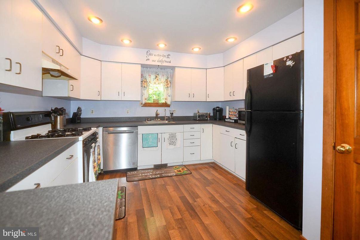 Interior, Kitchen, Recessed Lighting, Wood Texture Flooring