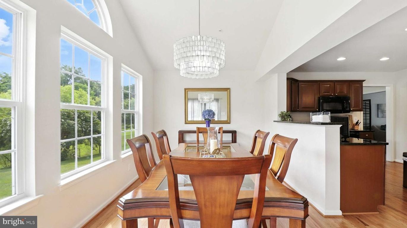 Chandelier, Dining room, Interior, Kitchen, Recessed Lighting, Wood Texture Flooring