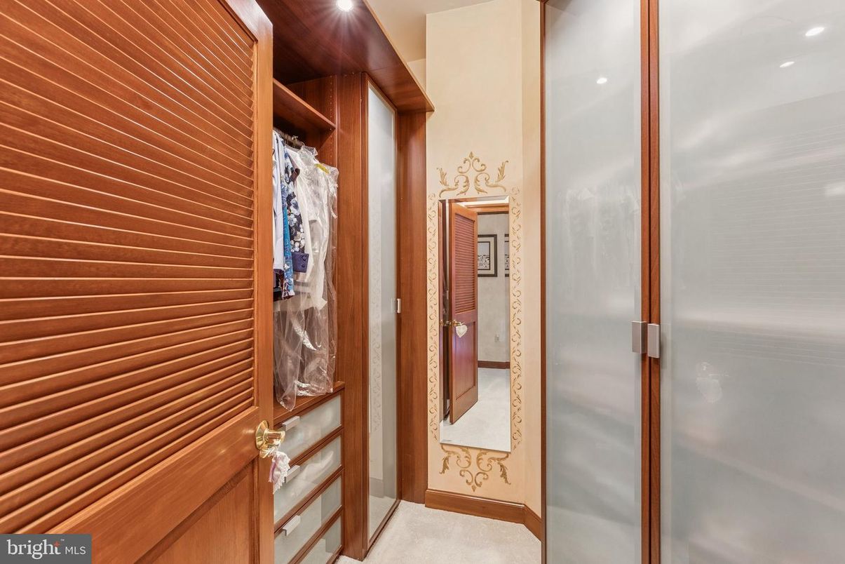 Interior, Recessed Lighting, Walk-in Closets