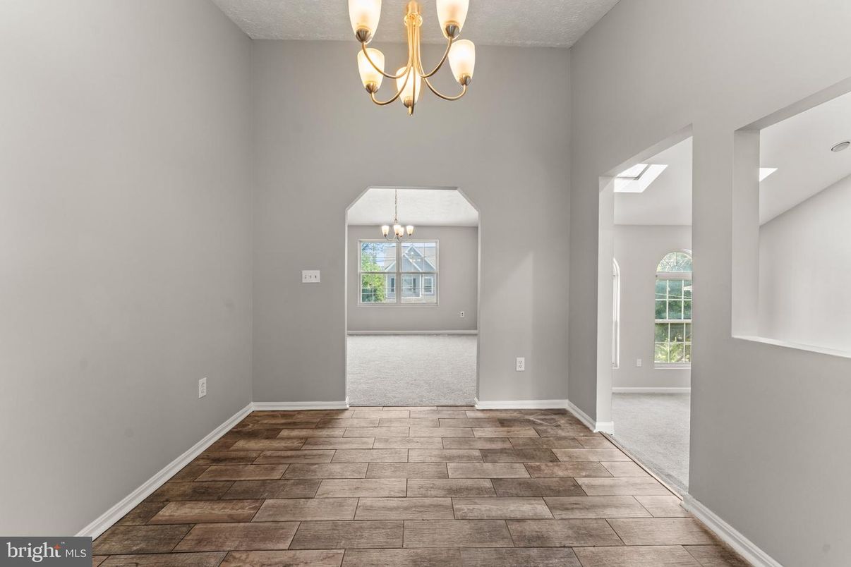 Chandelier, Empty room, Interior, Wood Texture Flooring