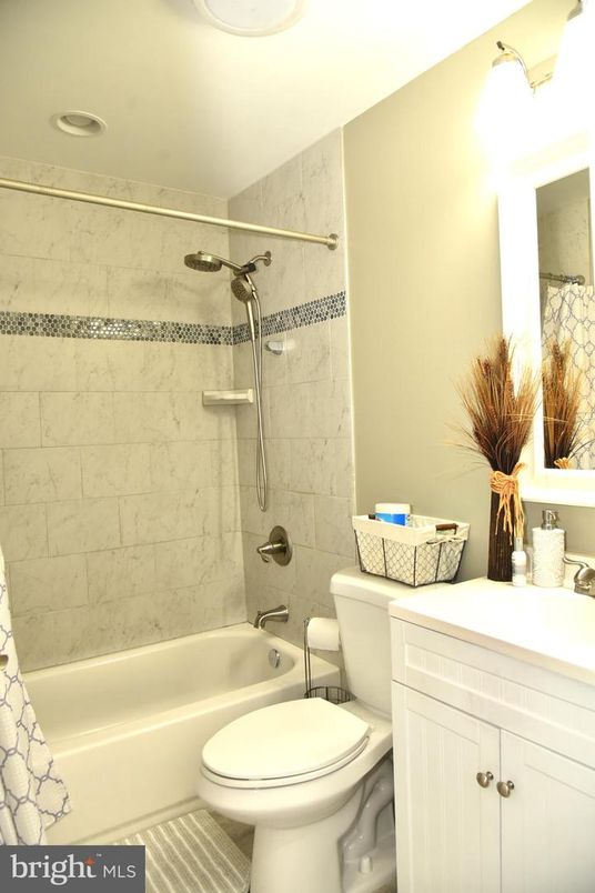 Bathroom, Interior, Marble Walls, Recessed Lighting