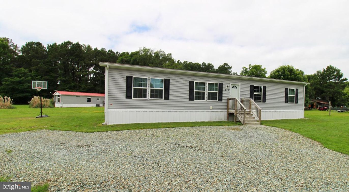 Backyard, Detached Garage, Exterior