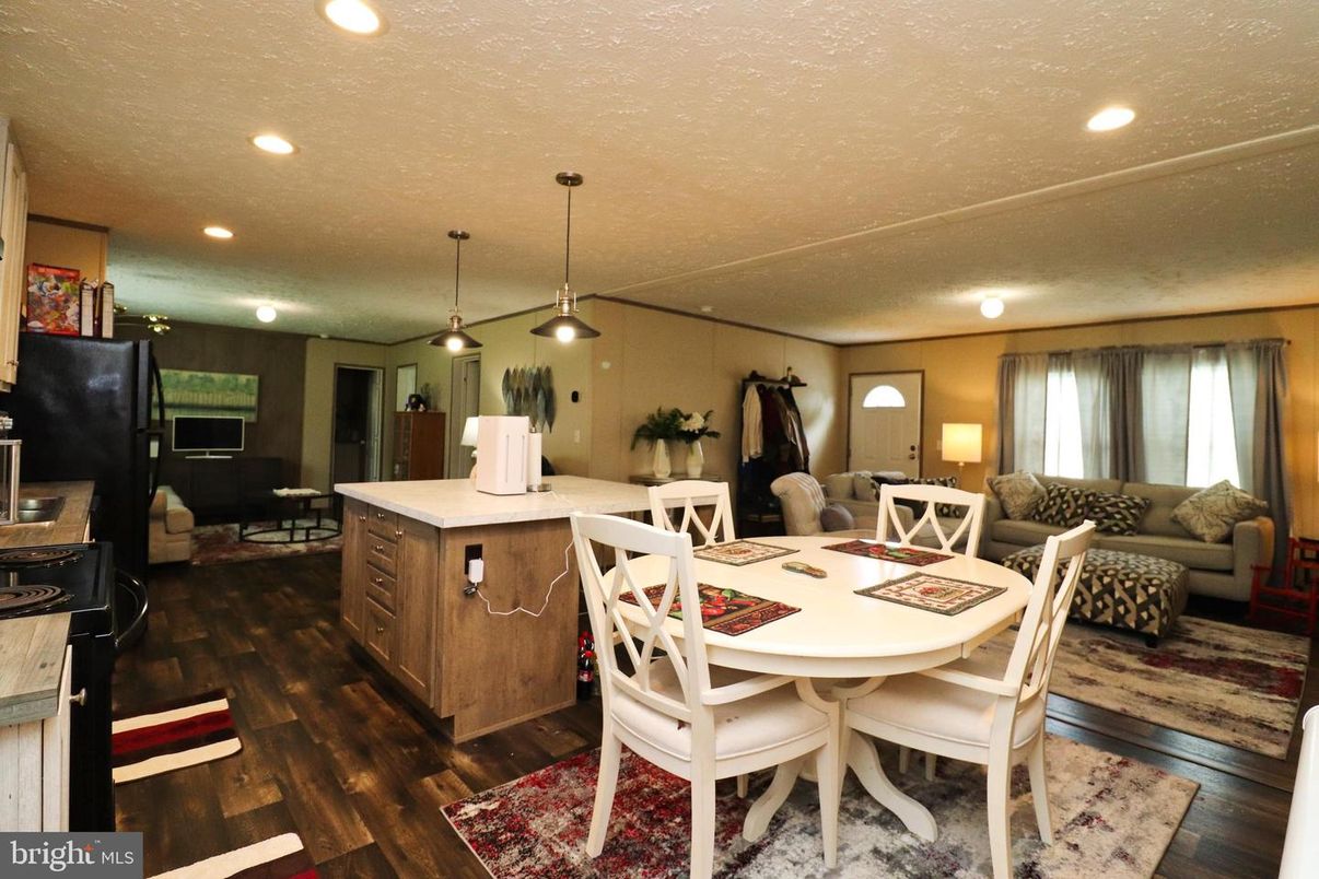 Dining room, Interior, Kitchen, Living room, Pendant Lights, Recessed Lighting, Wood Texture Flooring