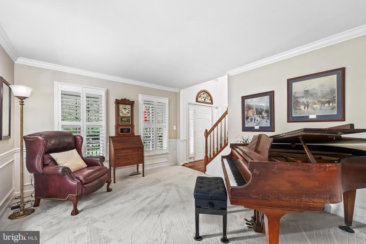 Interior, Piano