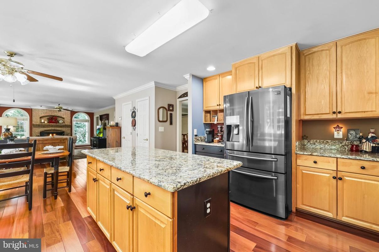 Dining room, Interior, Kitchen, Recessed Lighting, Wood Texture Flooring