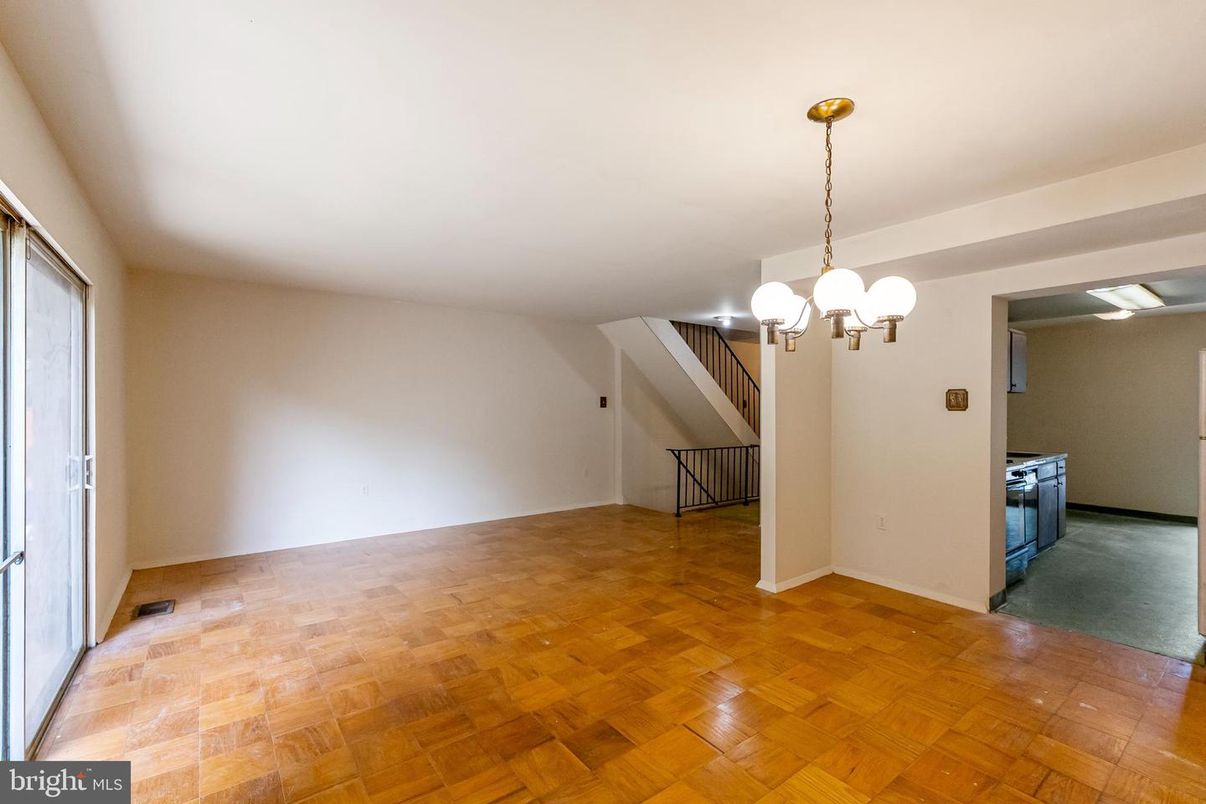 Chandelier, Empty room, Interior, Pendant Lights, Wood Texture Flooring