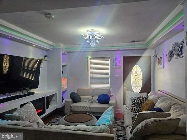 Chandelier, Interior, Living room