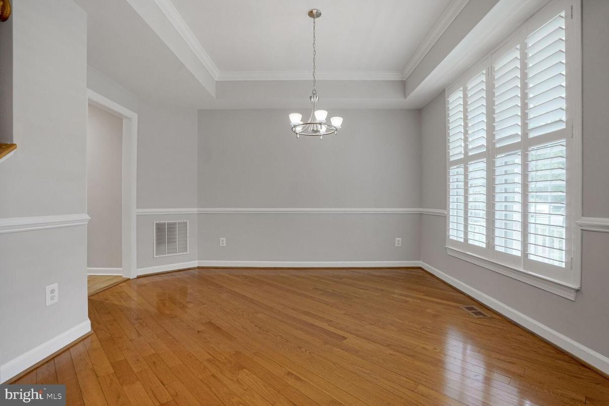 Chandelier, Empty room, Interior, Wood Texture Flooring