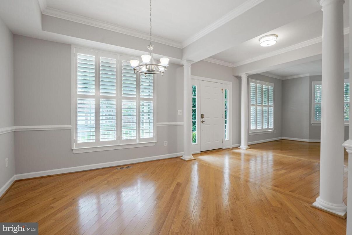 Chandelier, Empty room, Interior, Wood Texture Flooring