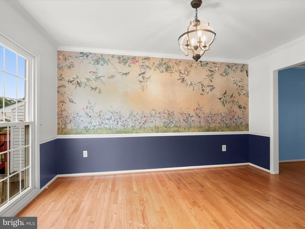Empty room, Interior, Pendant Lights, Wood Texture Flooring