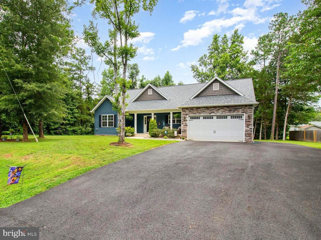 Attached, Backyard, Exterior, Facade, Cape Cod