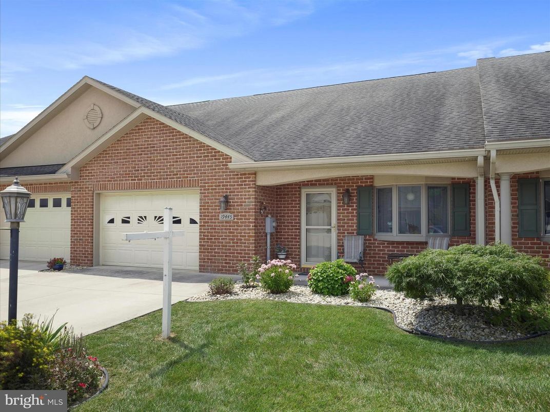 Attached, Exterior, Facade, Brick Facade, Ranch