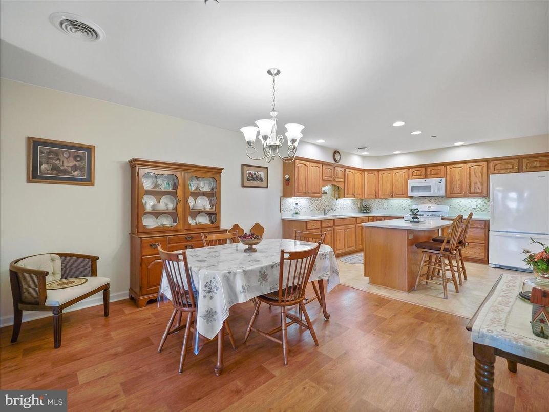 Chandelier, Dining room, Interior, Kitchen, Recessed Lighting, Wood Texture Flooring