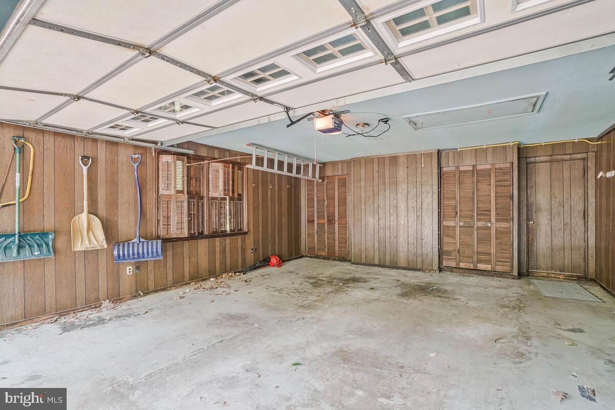 Interior, Wooden Walls
