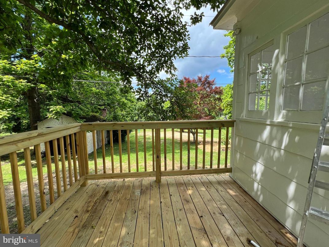 Exterior, Wood Texture Flooring