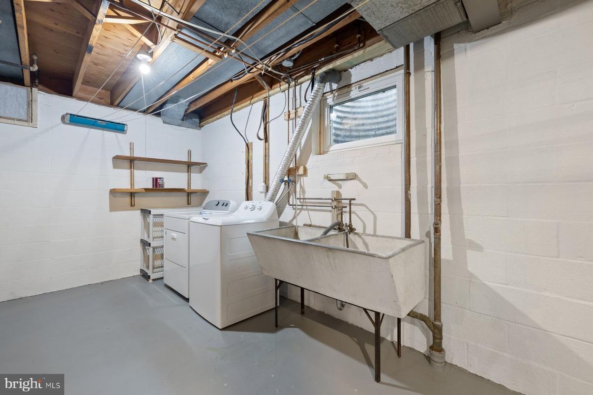 Interior, Washer, Wooden Ceilings