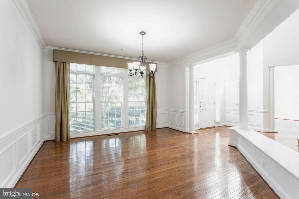 Chandelier, Empty room, Interior, Wood Texture Flooring
